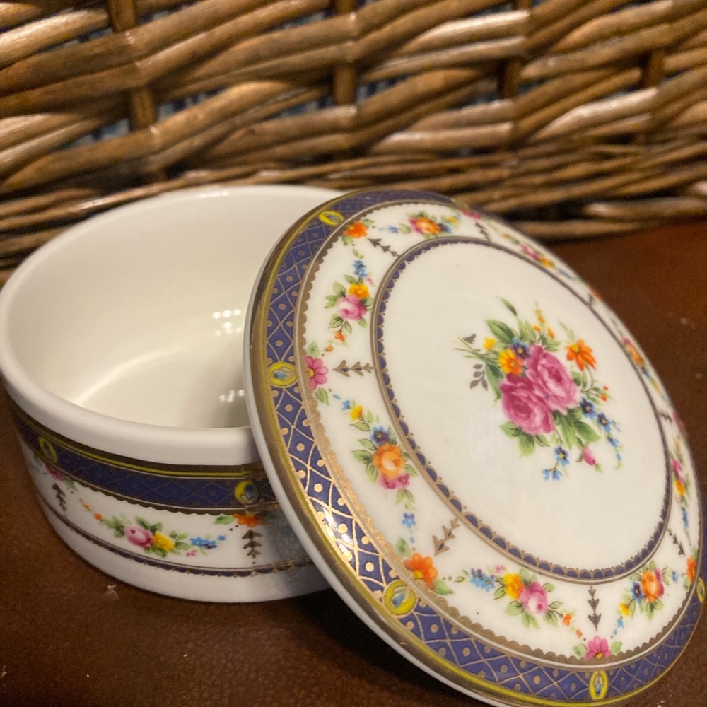 Vintage Mikasa Blossom Bouquet Porcelain Trinket Box With Lid